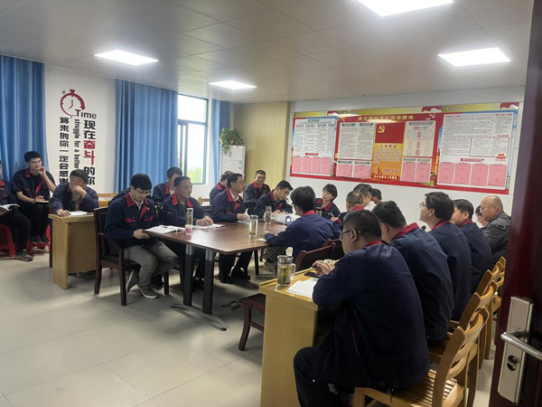 王伍升到建材研究室、建材公司調研